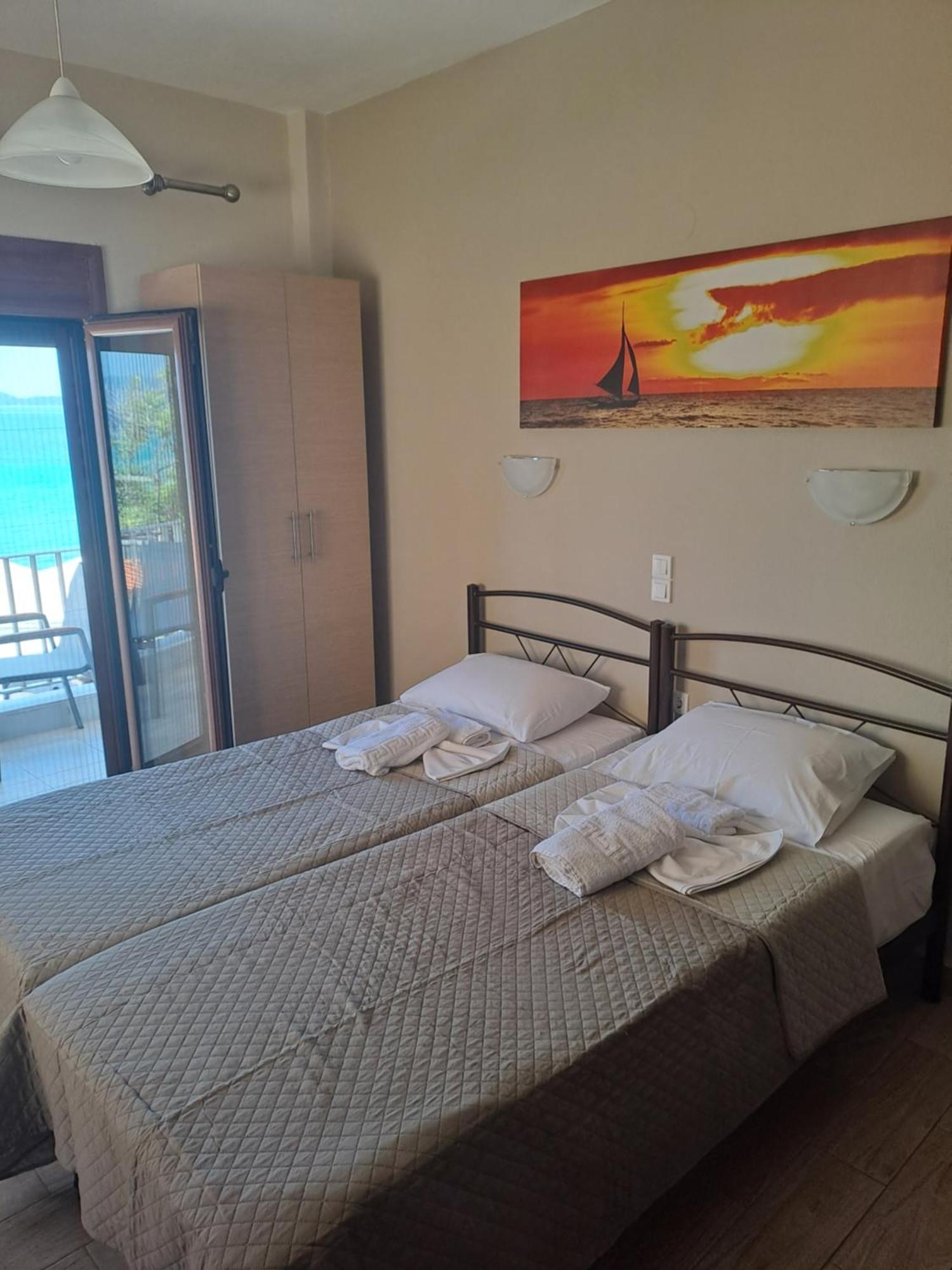 Diolkos Apartement Néa Róda Szoba fotó